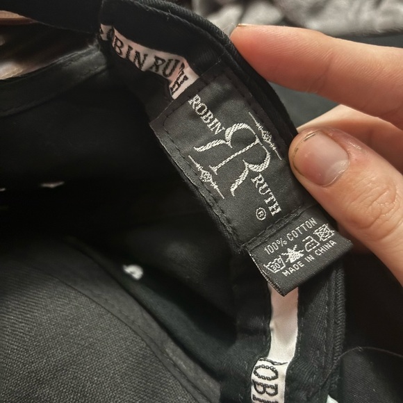 Maui Floral Cap - Picture 12 of 13